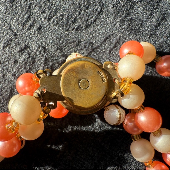 Vintage Pink and White three strand necklace - Picture 2 of 3